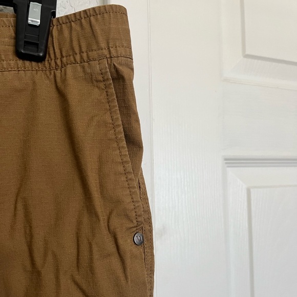 Vuori Ripstop Wideleg Pant in Tan - Picture 7 of 10